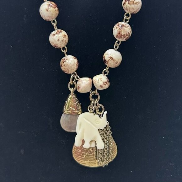 Chico’s Boho 30” Necklace of Tan & Brown Marbled Beads w Elephant Charm & Tassel - Picture 1 of 10